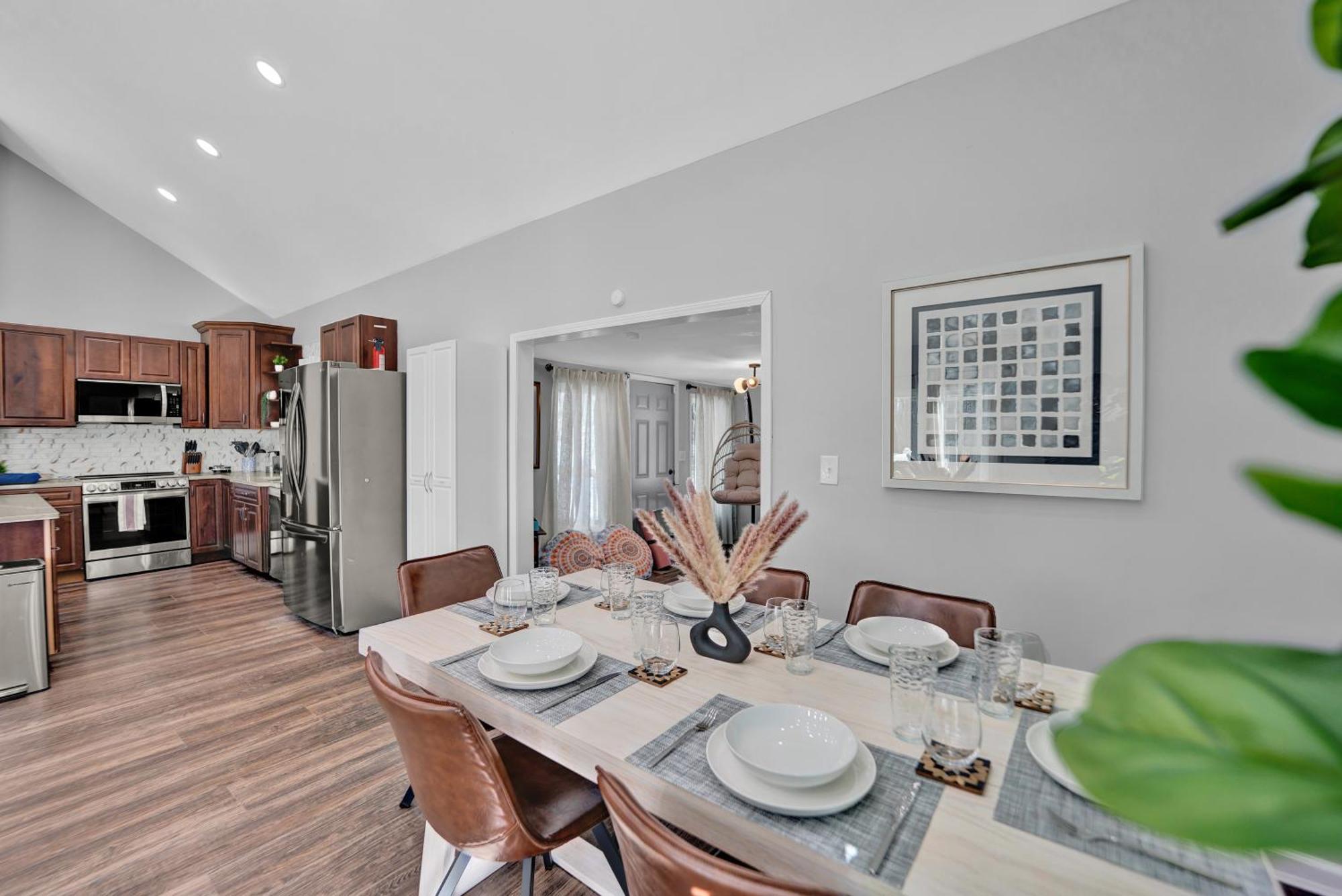 Palomino Ranch Namaste-sunroom, Hot Tub, Game Room, King Beds, Fire Pit, Bbq, Pet-friendly