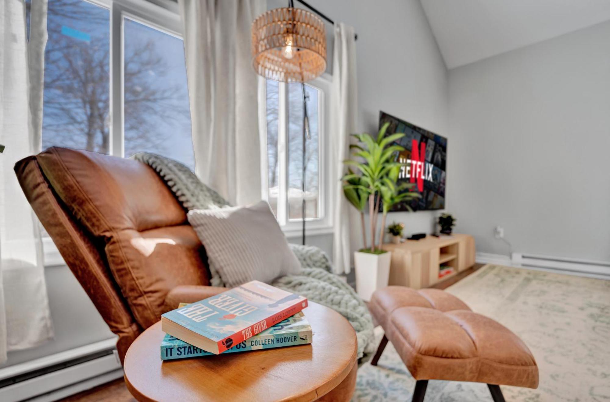 Holiday home Palomino Ranch Namaste-sunroom, Hot Tub, Game Room, King Beds, Fire Pit, Bbq, Pet-friendly