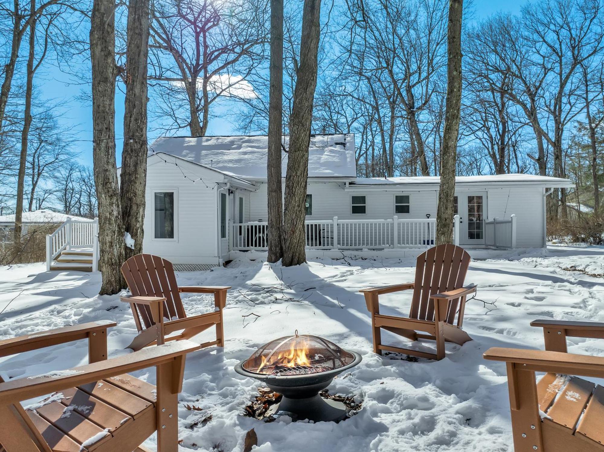 Palomino Ranch Namaste-sunroom, Hot Tub, Game Room, King Beds, Fire Pit, Bbq, Pet-friendly *