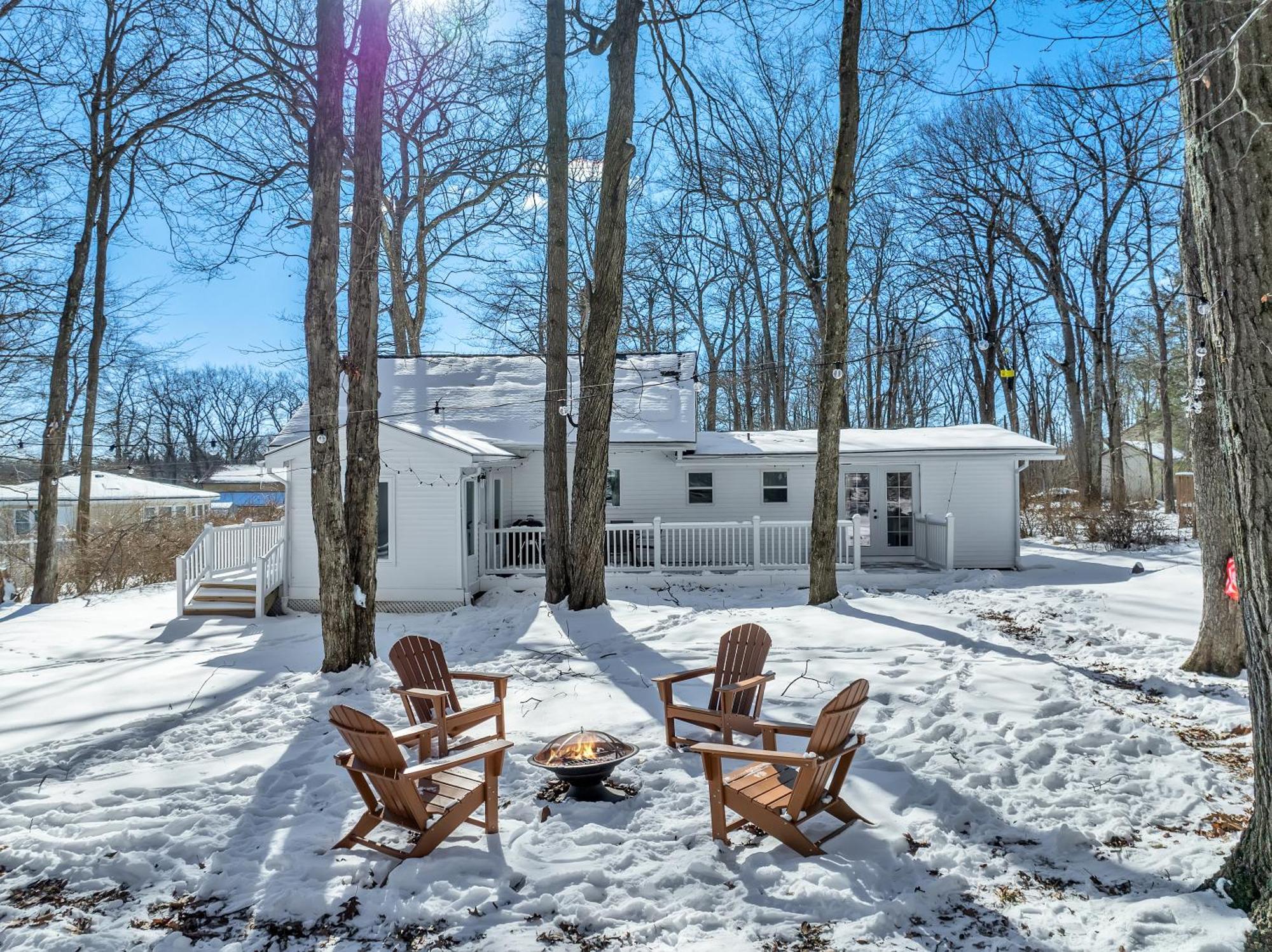 Holiday home Palomino Ranch Namaste-sunroom, Hot Tub, Game Room, King Beds, Fire Pit, Bbq, Pet-friendly