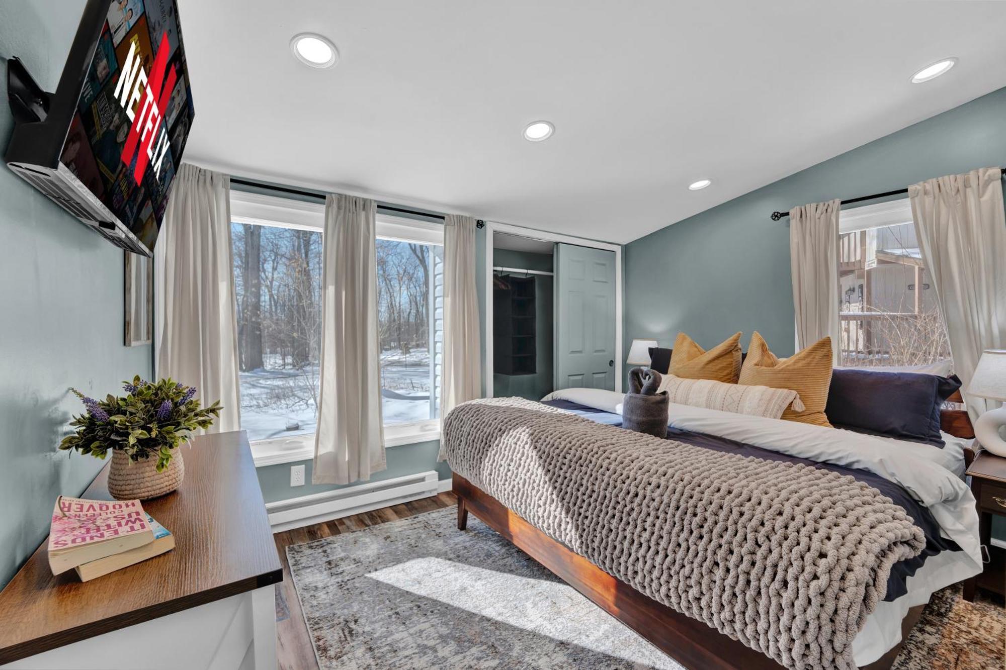 Holiday home Palomino Ranch Namaste-sunroom, Hot Tub, Game Room, King Beds, Fire Pit, Bbq, Pet-friendly