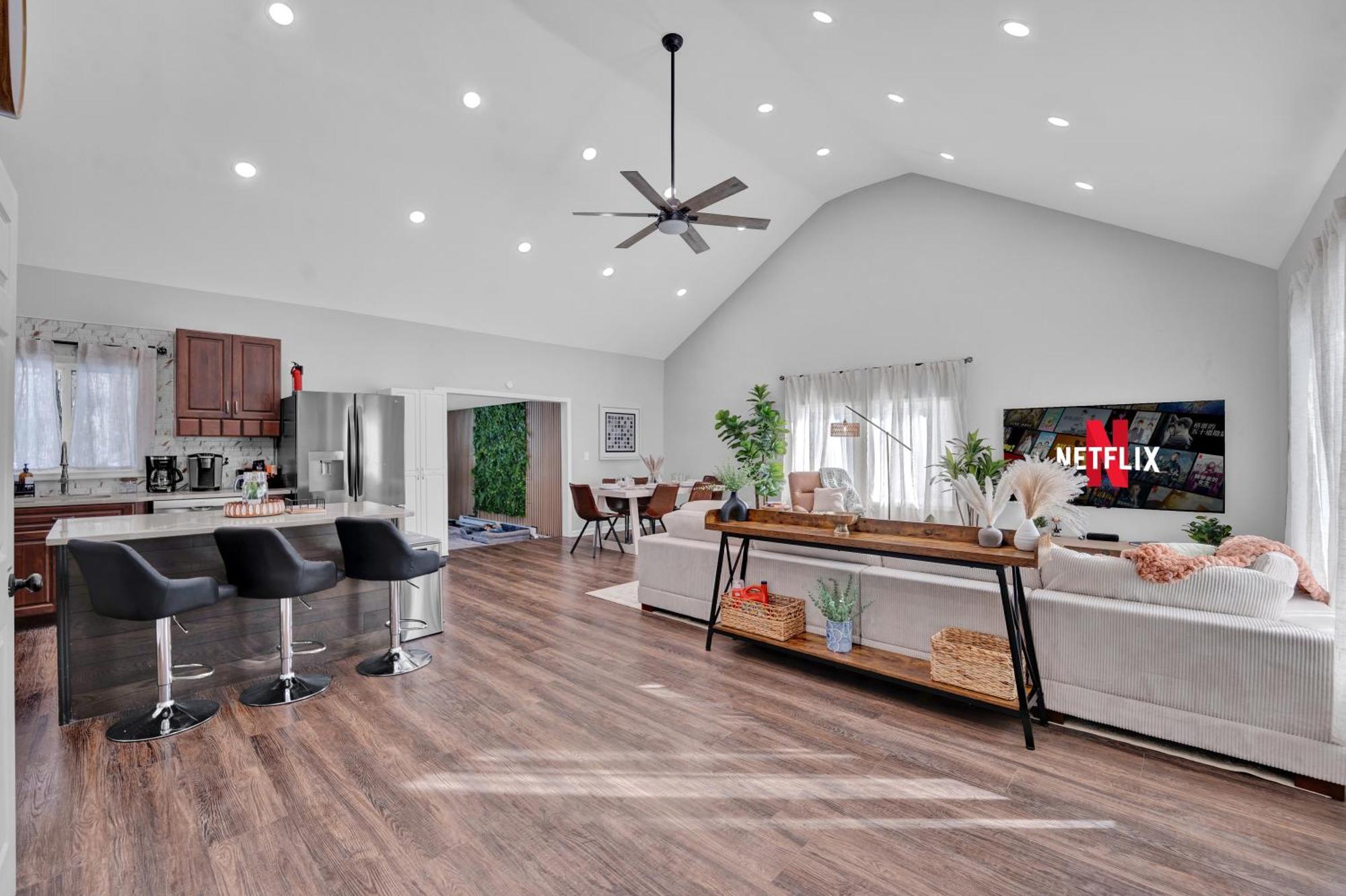 Palomino Ranch Namaste-sunroom, Hot Tub, Game Room, King Beds, Fire Pit, Bbq, Pet-friendly Tobyhanna
