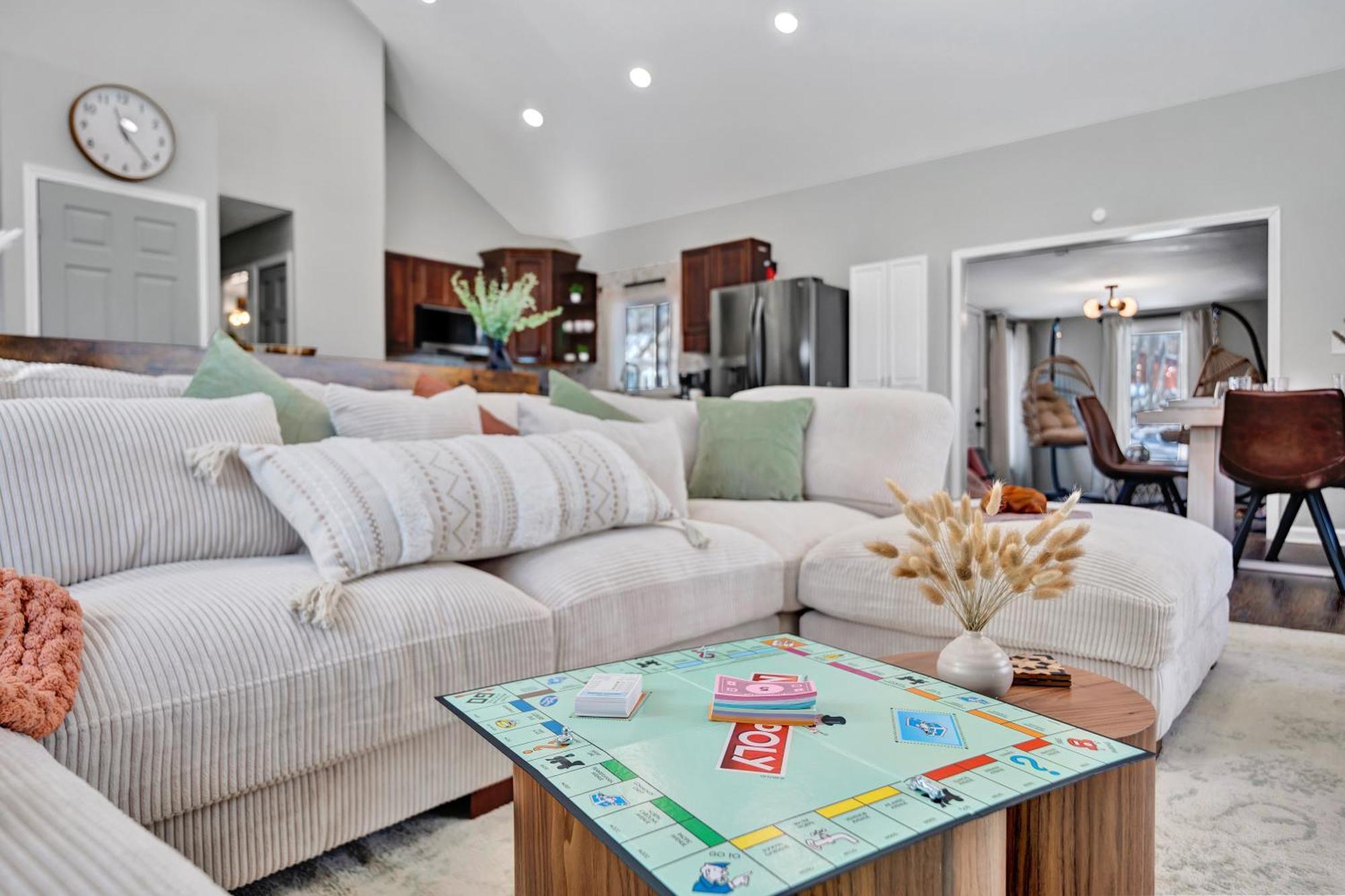 Palomino Ranch Namaste-sunroom, Hot Tub, Game Room, King Beds, Fire Pit, Bbq, Pet-friendly Holiday home Tobyhanna