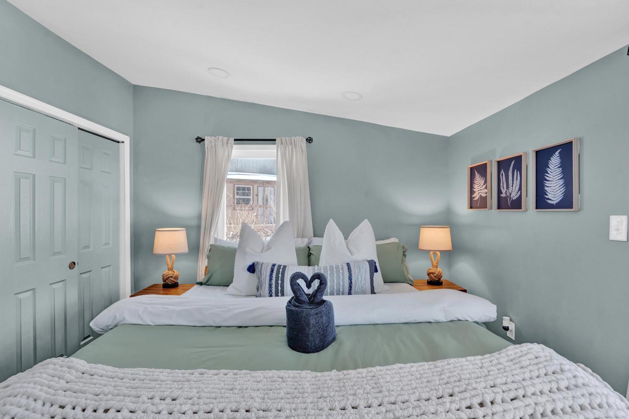 Palomino Ranch Namaste-sunroom, Hot Tub, Game Room, King Beds, Fire Pit, Bbq, Pet-friendly