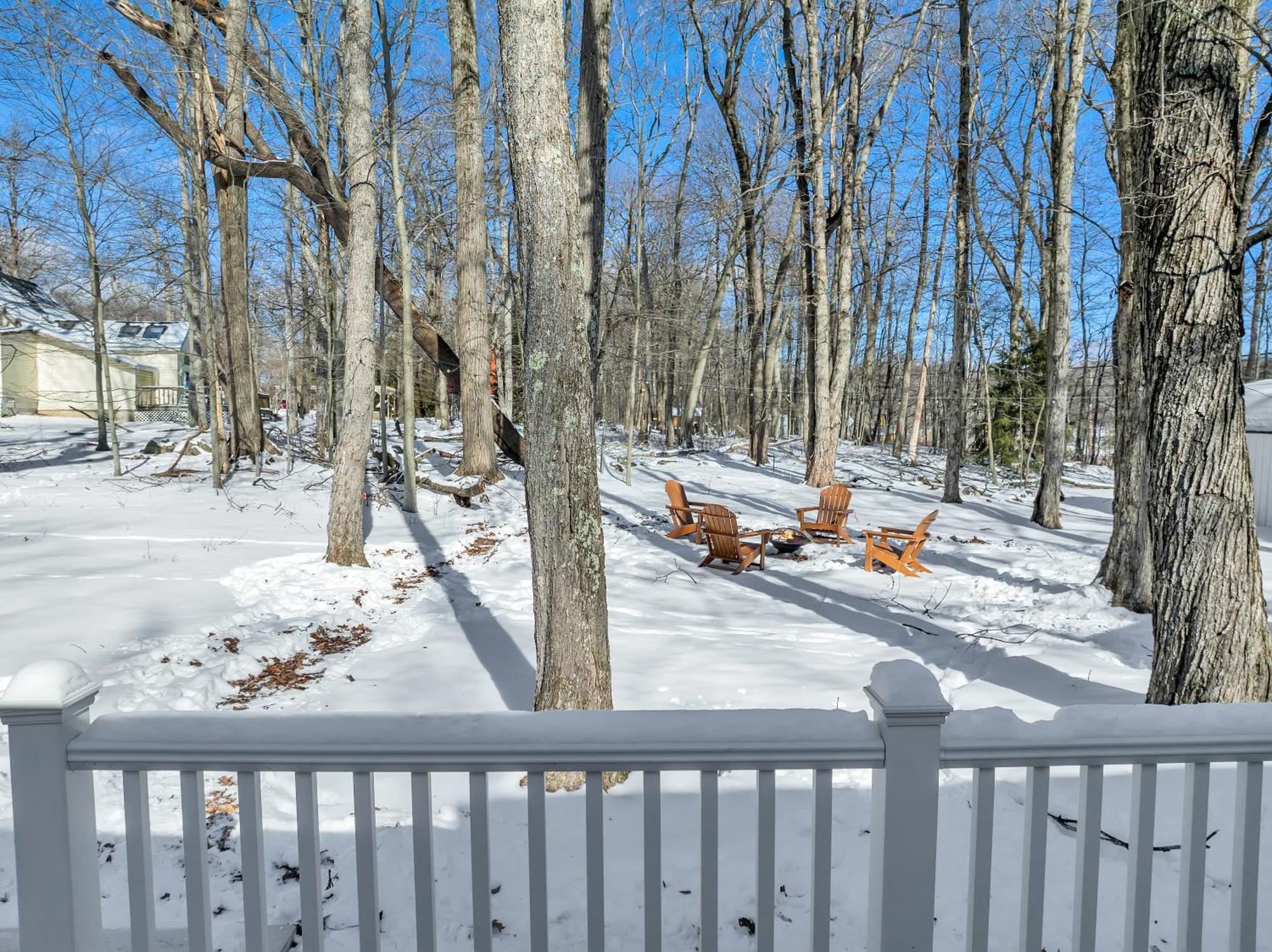 Palomino Ranch Namaste-sunroom, Hot Tub, Game Room, King Beds, Fire Pit, Bbq, Pet-friendly Tobyhanna
