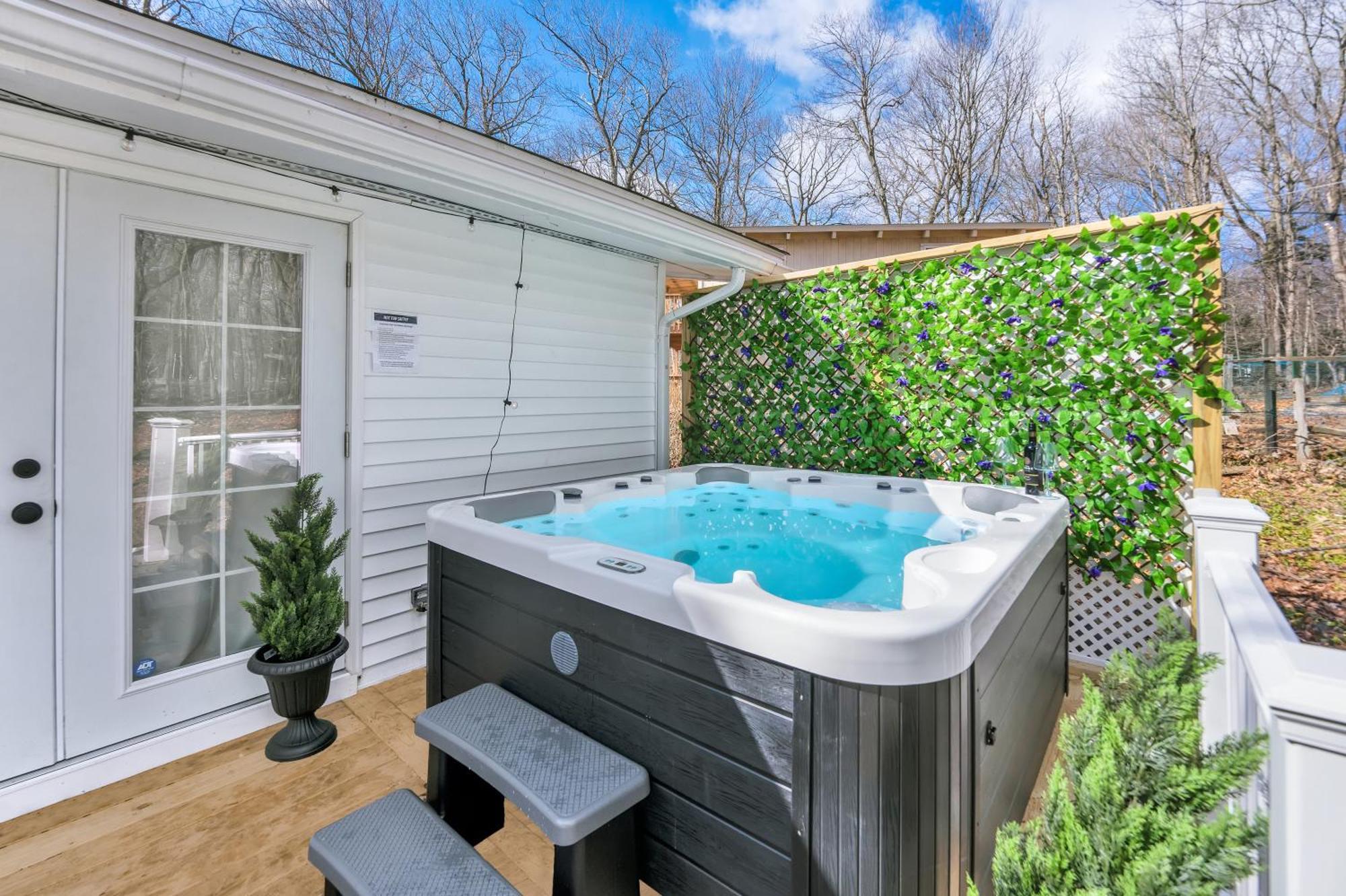 Palomino Ranch Namaste-sunroom, Hot Tub, Game Room, King Beds, Fire Pit, Bbq, Pet-friendly